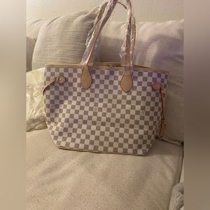 Checkered tote with wristlet